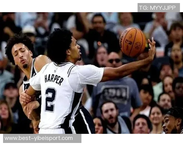 哈珀谈球队团结精神强调成员间互助与共同成功的重要性